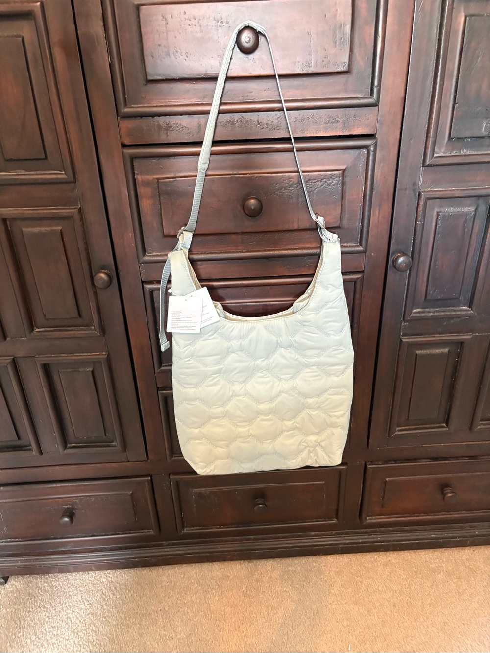 NWT: Lululemon Quilty Pleasures Shoulder Bag 14L - Color- Pelican - Picture 3 of 6